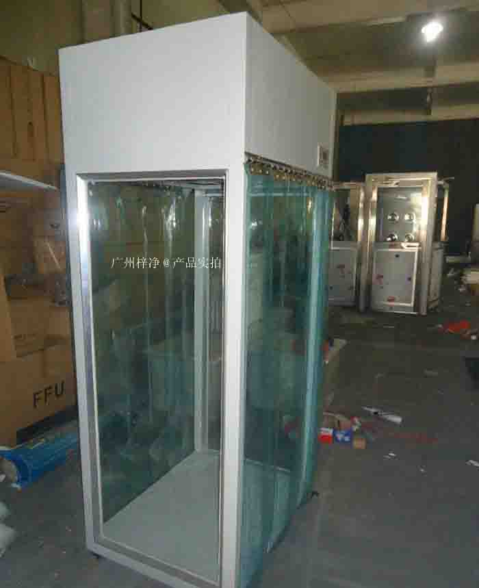 潔凈采樣車工作原理是從室內(nèi)空氣經(jīng)過初效過濾器、高效過濾器出風(fēng)的形式達(dá)到高潔凈度