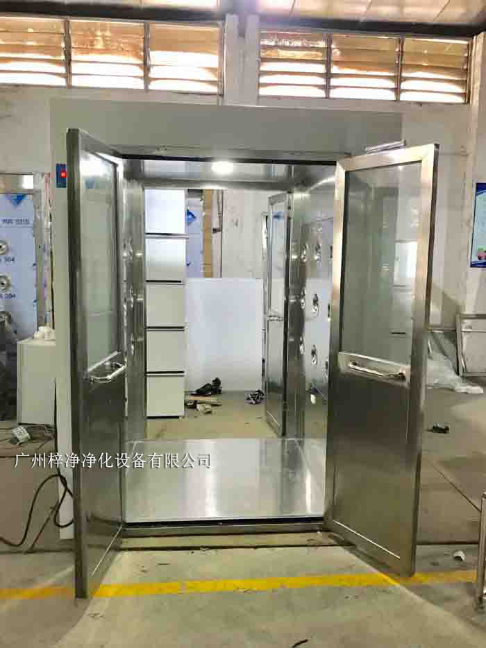 風淋室作為潔凈室的關鍵設備
