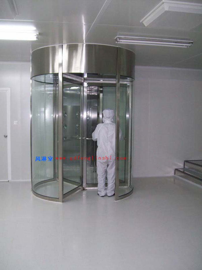 旋轉門風淋室作為一種高效的人體凈身設備