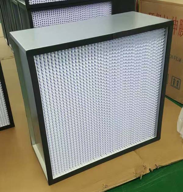 HEPA高效過濾器能夠過濾掉0.3微米以上的微粒，對于大多數潔凈室的要求已經足夠。